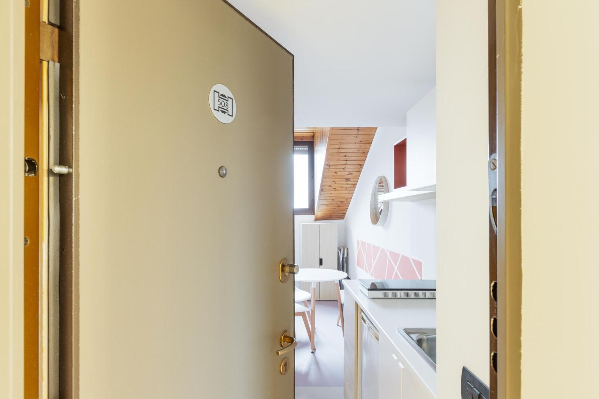 Appartamento Magenta Long Let Apts *